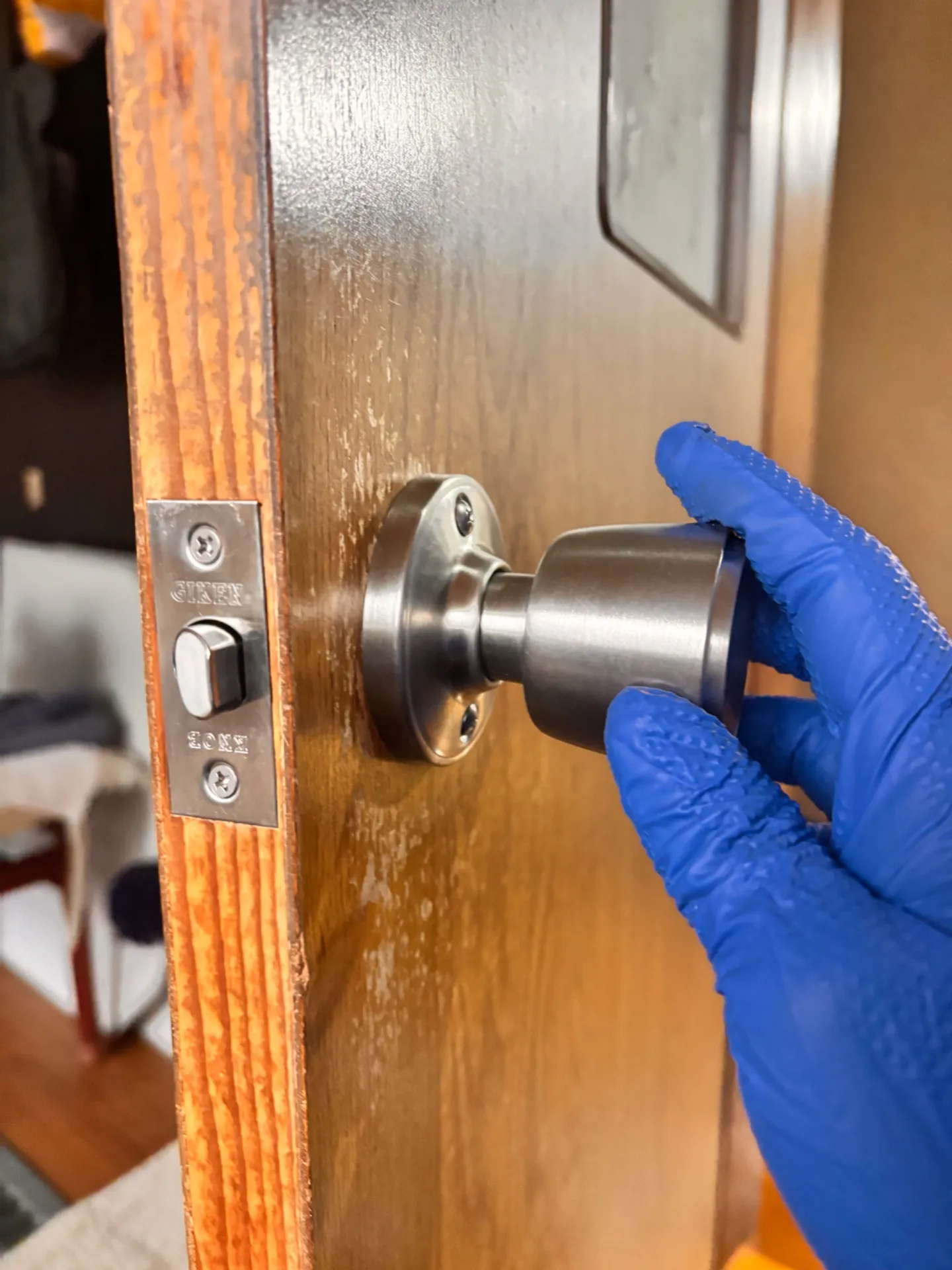 上田市にてドアノブ交換